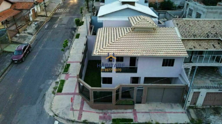 Imagem Casa com 4 Quartos à Venda, 247 m² em Diamante (barreiro) - Belo Horizonte Imagem Casa com 4 Quartos à Venda, 247 m² em Diamante (barreiro) - Belo Horizonte