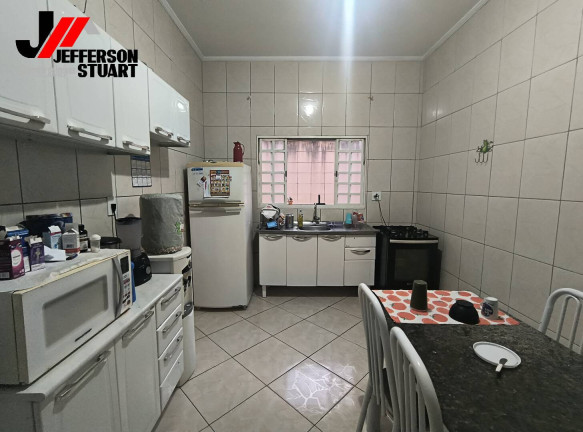 Casa com 3 Quartos à Venda, 175 m² em Santa Terezinha - Aparecida