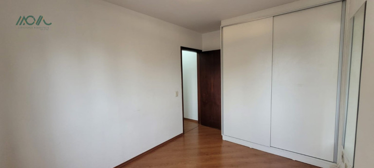 Imagem Imóvel com 1 Quarto para Alugar, 50 m² em Centro - Curitiba Imagem Imóvel com 1 Quarto para Alugar, 50 m² em Centro - Curitiba