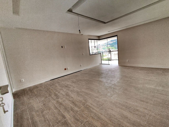 Imagem Casa com 5 Quartos à Venda, 450 m² em Golfe - Teresópolis Imagem Casa com 5 Quartos à Venda, 450 m² em Golfe - Teresópolis