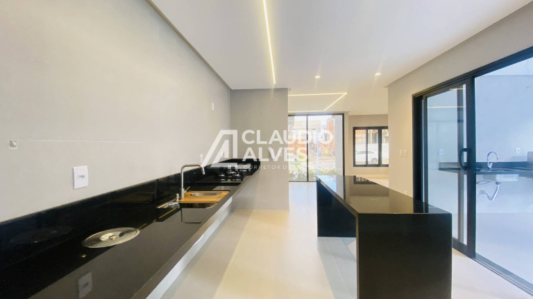 Imagem Casa de Condomínio com 4 Quartos à Venda, 313 m² em Papagaio - Feira De Santana