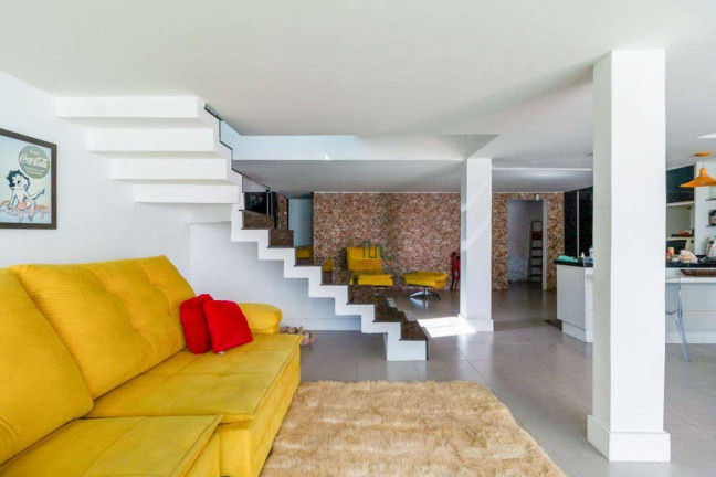 Imagem Casa com 3 Quartos à Venda, 205 m² em Piratininga - Niterói