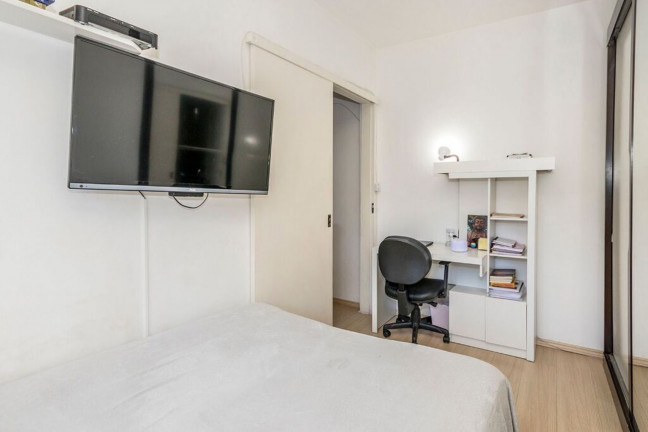 Imagem Imóvel com 2 Quartos à Venda, 47 m² em Cristal - Porto Alegre Imagem Imóvel com 2 Quartos à Venda, 47 m² em Cristal - Porto Alegre