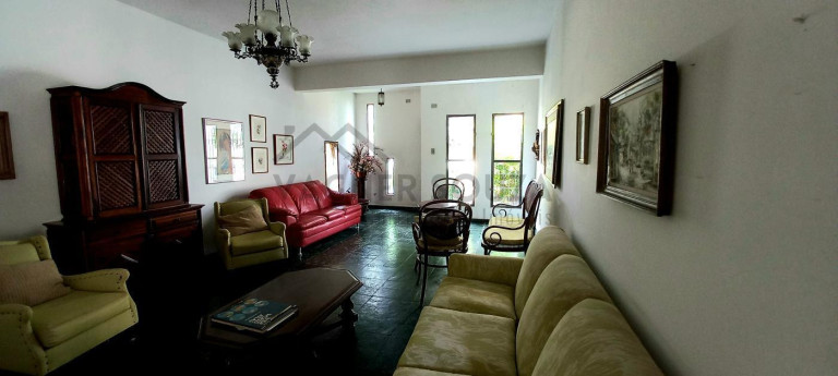 Casa com 3 Quartos à Venda, 330 m² em Zona 02 - Maringá