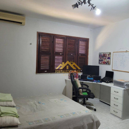 Imagem Imóvel com 5 Quartos à Venda, 240 m² em Parangaba - Fortaleza Imagem Imóvel com 5 Quartos à Venda, 240 m² em Parangaba - Fortaleza
