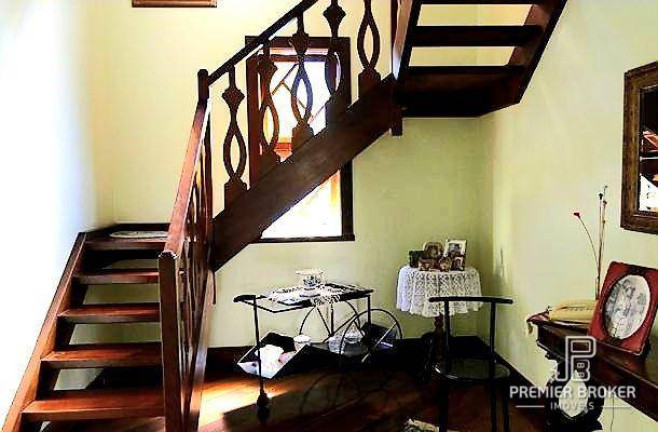 Imagem Casa com 3 Quartos à Venda, 460 m² em Golfe - Teresópolis