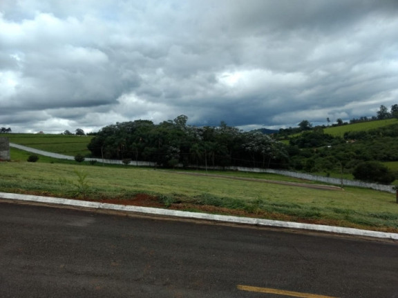 Imagem Terreno à Venda, 600 m² em Curitibanos - Bragança Paulista Imagem Terreno à Venda, 600 m² em Curitibanos - Bragança Paulista