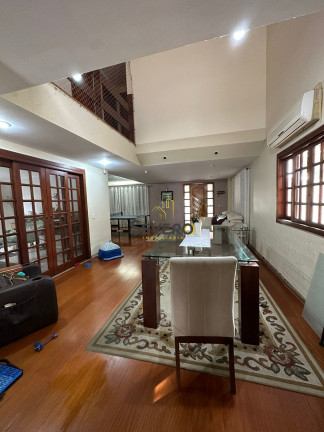 Casa com 3 Quartos à Venda, 360 m² em Piratininga - Niterói