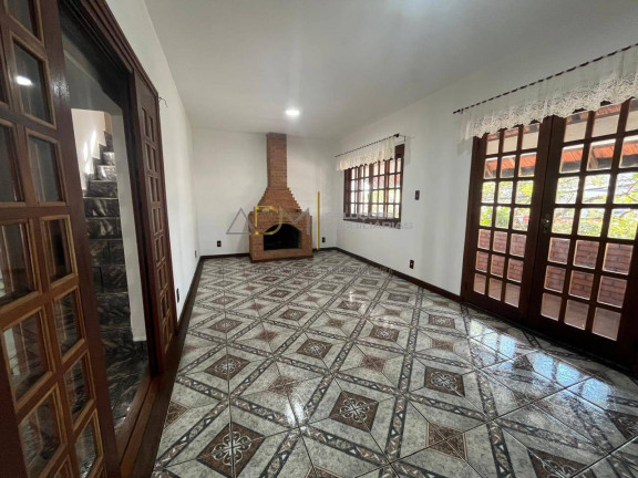 Casa com 4 Quartos para Alugar, 250 m² em Vila Nova Botucatu - Botucatu