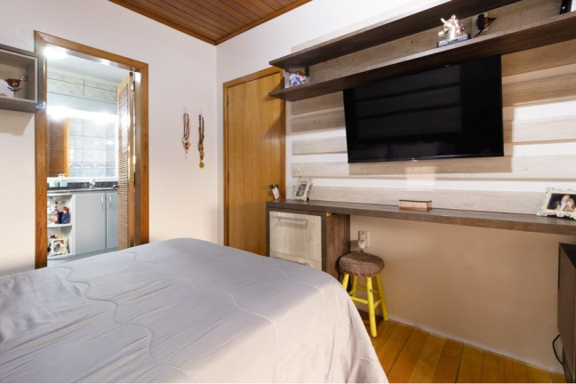 Imagem Casa com 3 Quartos à Venda, 190 m² em Rubem Berta - Porto Alegre
