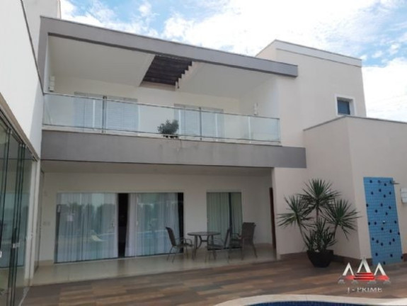 Casa com 4 Quartos à Venda, 440 m² em Jardim Itália - Cuiabá