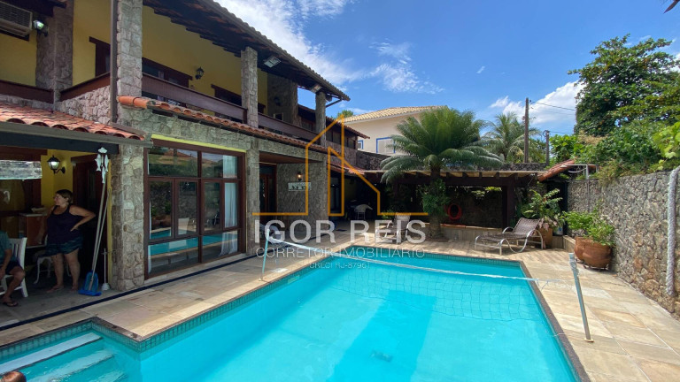 Casa com 5 Quartos à Venda,  em Camboinhas - Niterói