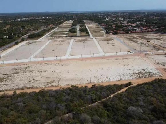 Terreno à Venda,  em Centro - Aquiraz