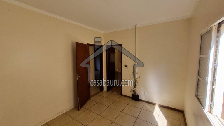 Imagem Casa com 3 Quartos à Venda, 242 m² em Vila Brunhari - Bauru