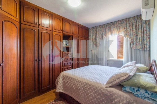 Imagem Imóvel com 3 Quartos à Venda, 200 m² em Jardim Itu - Porto Alegre Imagem Imóvel com 3 Quartos à Venda, 200 m² em Jardim Itu - Porto Alegre