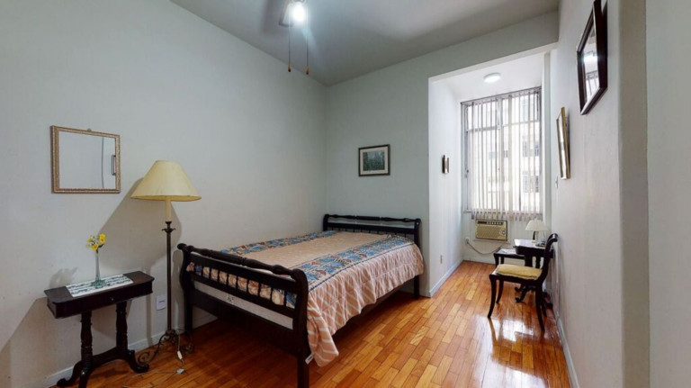 Imagem Imóvel com 2 Quartos à Venda, 65 m² em Copacabana - Rio De Janeiro Imagem Imóvel com 2 Quartos à Venda, 65 m² em Copacabana - Rio De Janeiro