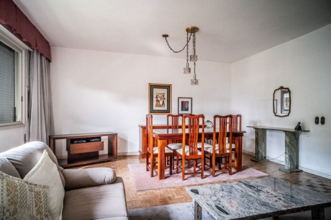 Imagem Imóvel com 3 Quartos à Venda, 141 m² em Menino Deus - Porto Alegre Imagem Imóvel com 3 Quartos à Venda, 141 m² em Menino Deus - Porto Alegre