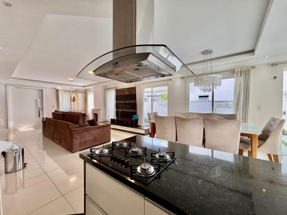 Imagem Casa com 2 Quartos à Venda, em Pinheirinho - Curitiba Imagem Casa com 2 Quartos à Venda, em Pinheirinho - Curitiba