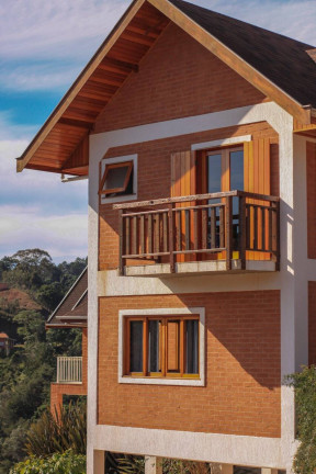 Sobrado com 3 Quartos à Venda, 210 m² em Parque Imbiry - Campos Do Jordão