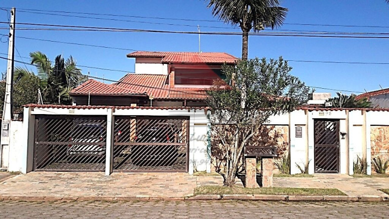Imagem Casa com 8 Quartos à Venda, 450 m² em Maria Helena Novaes - Peruíbe