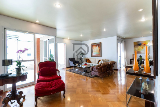 Imagem Apartamento com 3 Quartos à Venda, 195 m² em Moema - São Paulo