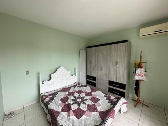 Imagem Casa com 3 Quartos à Venda, 250 m² em Centro - Balneário Barra Do Sul Imagem Casa com 3 Quartos à Venda, 250 m² em Centro - Balneário Barra Do Sul
