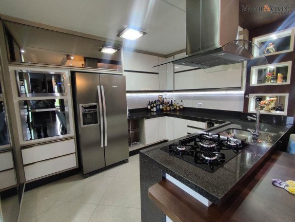 Imagem Sobrado com 3 Quartos à Venda, 310 m² em Sitio Cercado - Curitiba