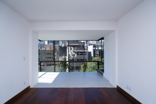 Imagem Imóvel com 3 Quartos à Venda, 244 m² em Auxiliadora - Porto Alegre Imagem Imóvel com 3 Quartos à Venda, 244 m² em Auxiliadora - Porto Alegre
