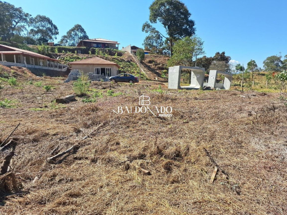Imagem Imóvel com 2 Quartos à Venda, 1.800 m² em Centro - Extrema Imagem Imóvel com 2 Quartos à Venda, 1.800 m² em Centro - Extrema