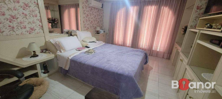 Imagem Casa com 4 Quartos à Venda, 700 m² em Centro - Blumenau Imagem Casa com 4 Quartos à Venda, 700 m² em Centro - Blumenau