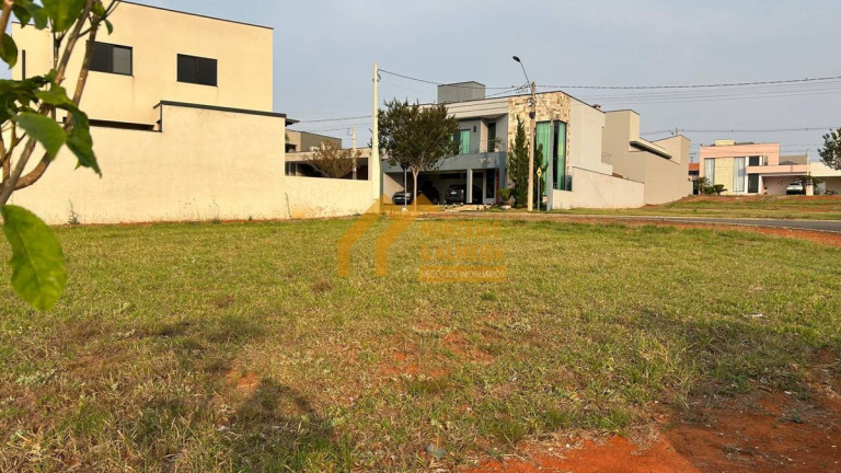 Casa de Condomínio à Venda, 340 m² em Vila Popular - Itapetininga