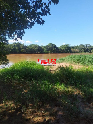 Imóvel à Venda, 700 m² em 3 Km Margeando Rio São Francisco - Três Marias