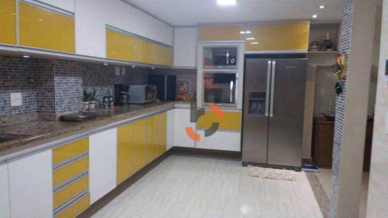 Imagem Casa com 5 Quartos à Venda, 218 m² em Califórnia - Nova Iguaçu Imagem Casa com 5 Quartos à Venda, 218 m² em Califórnia - Nova Iguaçu