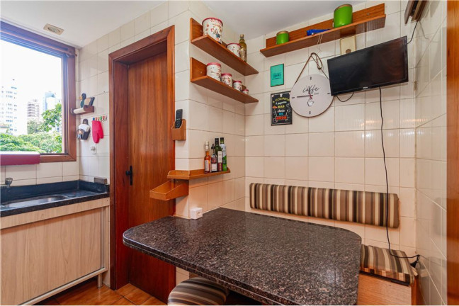 Imagem Imóvel com 3 Quartos à Venda, em Petrópolis - Porto Alegre Imagem Imóvel com 3 Quartos à Venda, em Petrópolis - Porto Alegre