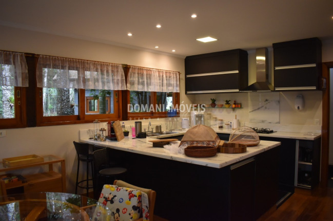 Imagem Casa com 3 Quartos à Venda, 264 m² em Região Do Alto Do Capivari - Campos Do Jordão Imagem Casa com 3 Quartos à Venda, 264 m² em Região Do Alto Do Capivari - Campos Do Jordão