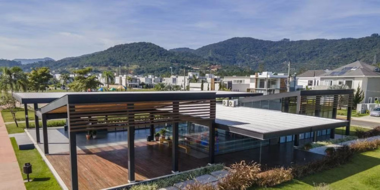 Imagem Casa com 4 Quartos à Venda, 231 m² em Santa Regina - Camboriú Imagem Casa com 4 Quartos à Venda, 231 m² em Santa Regina - Camboriú