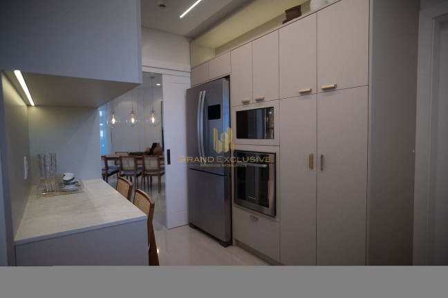 Imagem Apartamento com 4 Quartos à Venda, 182 m² em Centro - Balneário Camboriú Imagem Apartamento com 4 Quartos à Venda, 182 m² em Centro - Balneário Camboriú