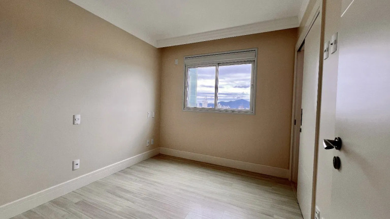 Imagem Apartamento com 4 Quartos à Venda, 228 m² em Pioneiros - Balneário Camboriú