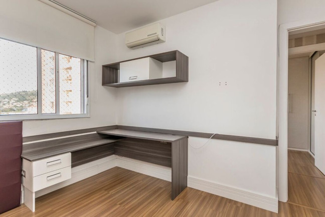 Imagem Imóvel com 3 Quartos à Venda, 76 m² em Jardim Carvalho - Porto Alegre Imagem Imóvel com 3 Quartos à Venda, 76 m² em Jardim Carvalho - Porto Alegre