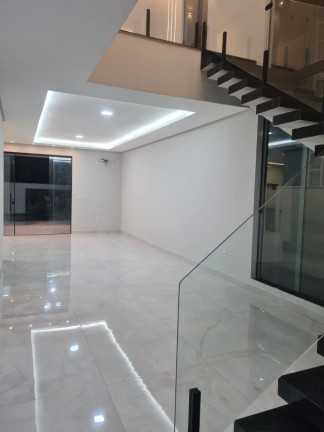 Imagem Casa com 4 Quartos à Venda, 330 m² em Ponta Negra - Manaus