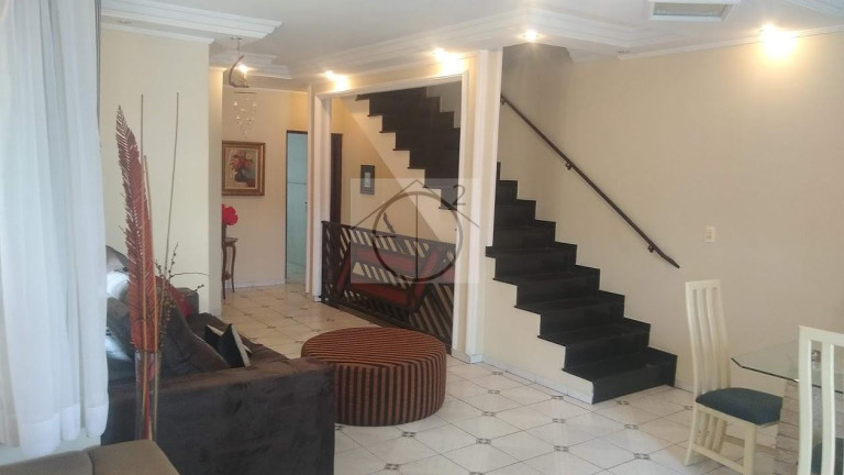 Imagem Casa com 3 Quartos à Venda, 250 m² em Vila Canero - São Paulo