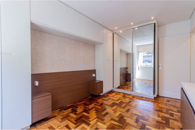 Imagem Imóvel com 1 Quarto à Venda, em Menino Deus - Porto Alegre Imagem Imóvel com 1 Quarto à Venda, em Menino Deus - Porto Alegre