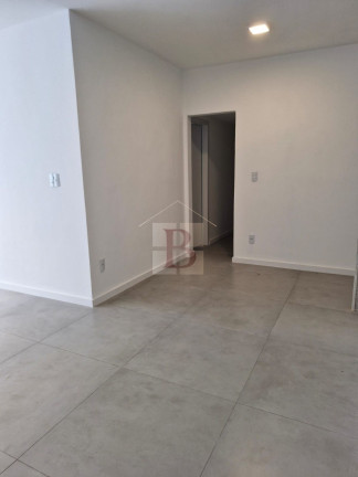 Imagem Imóvel com 3 Quartos à Venda, 120 m² em Icaraí - Niterói Imagem Imóvel com 3 Quartos à Venda, 120 m² em Icaraí - Niterói