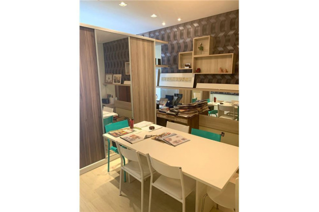 Sala Comercial à Venda, 33 m² em Floresta - Porto Alegre