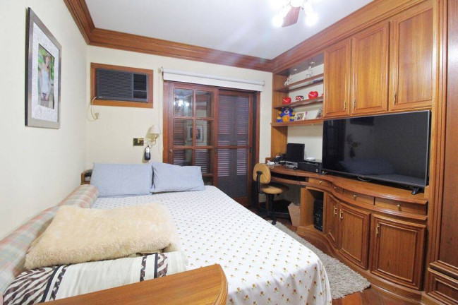 Imagem Casa com 4 Quartos à Venda, 381 m² em Chácara Das Pedras - Porto Alegre
