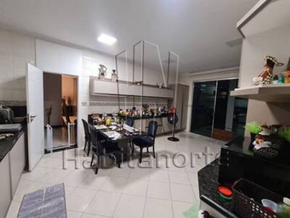 Casa com 5 Quartos para Alugar,  em Ponta Negra - Manaus