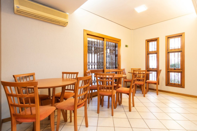 Imagem Imóvel com 2 Quartos à Venda, em Petrópolis - Porto Alegre Imagem Imóvel com 2 Quartos à Venda, em Petrópolis - Porto Alegre