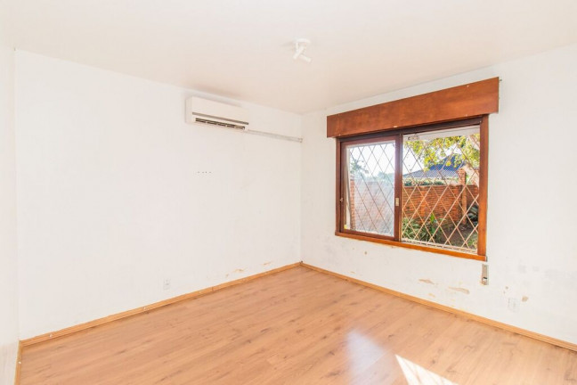Imagem Casa com 9 Quartos à Venda, 316 m² em Três Figueiras - Porto Alegre Imagem Casa com 9 Quartos à Venda, 316 m² em Três Figueiras - Porto Alegre