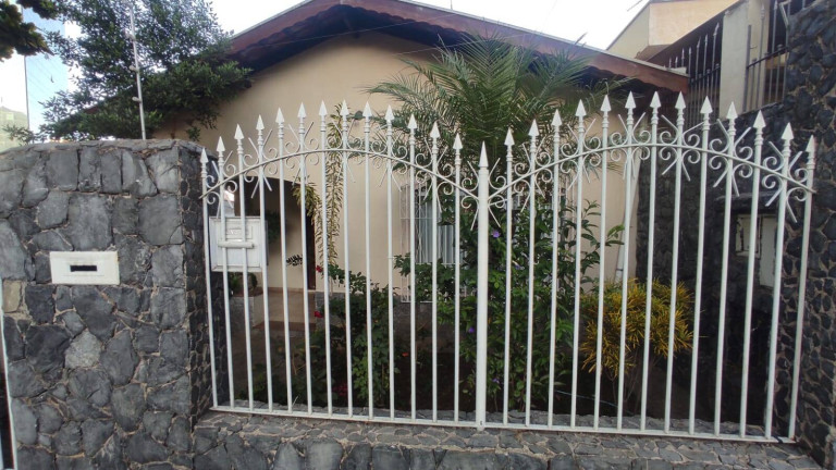 Casa com 3 Quartos para Alugar, 250 m² em Jardim Vergueiro - Sorocaba