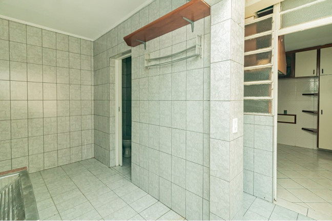 Imagem Imóvel com 2 Quartos à Venda, em Auxiliadora - Porto Alegre Imagem Imóvel com 2 Quartos à Venda, em Auxiliadora - Porto Alegre